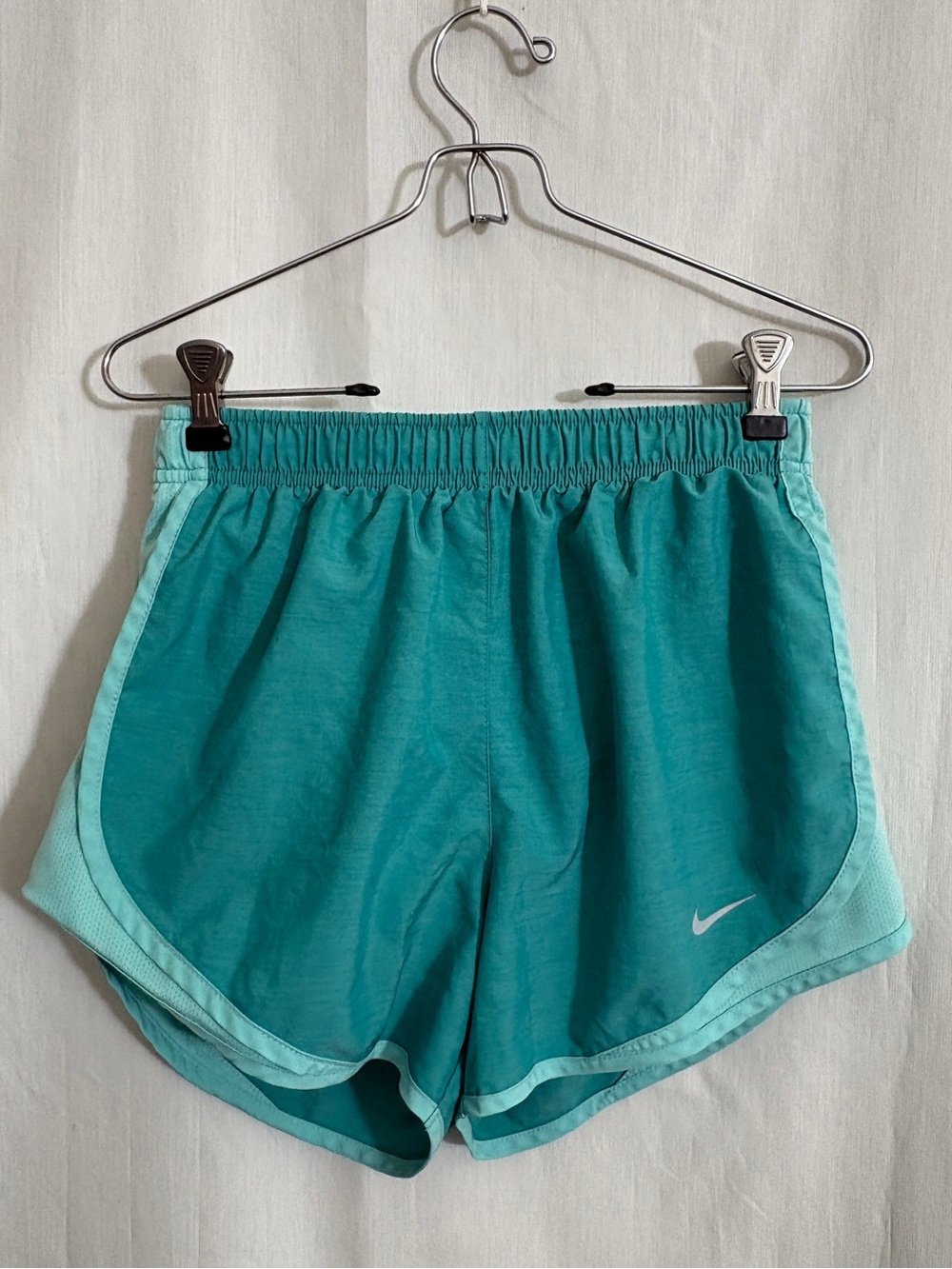 Nike Dri-FIT Tempo Turquoise Running Shorts Women’s Small Teal Athletic - Picture 2 of 4